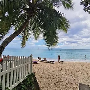 Alpha & Omega Seychelles Apartment