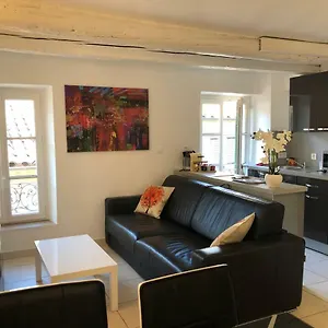 Appartamento à Deux Pas Du Palais Des Festivals , Deux Pièces Dans Le Bas Du Quartier Historique Du Suquet à Cannes