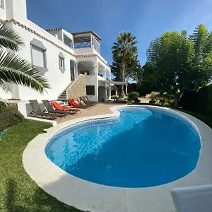 luxury-villa-marbella-with-nice-garden-pool-and-jacuzzi.es-andalucia.com/